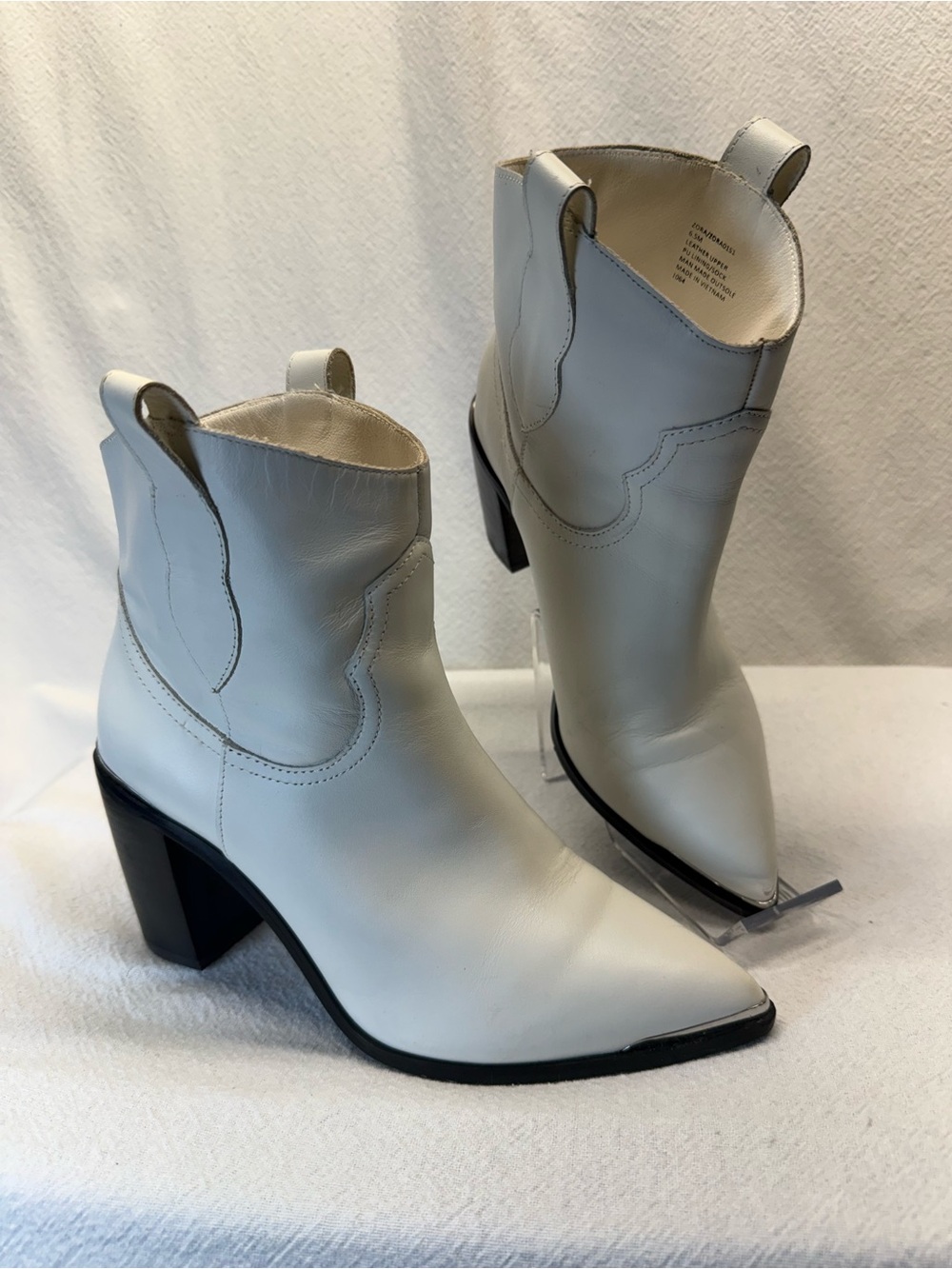 Coastal Cowgirl Steve Madden Zora White Leather Ankle Boots Pointed Toe 3” Heel
